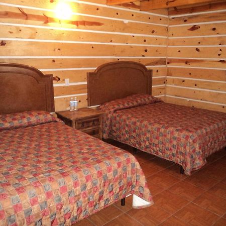 Cabanas Montebello Inn ครีล ภายนอก รูปภาพ